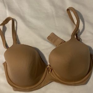 Victorias secret body by Victoria lined Demi hard to find size 32DDD